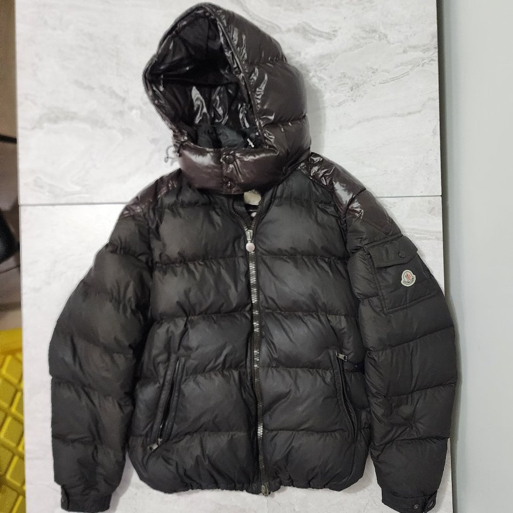 Moncler Chevalier Down Jacket Men Black Size 6